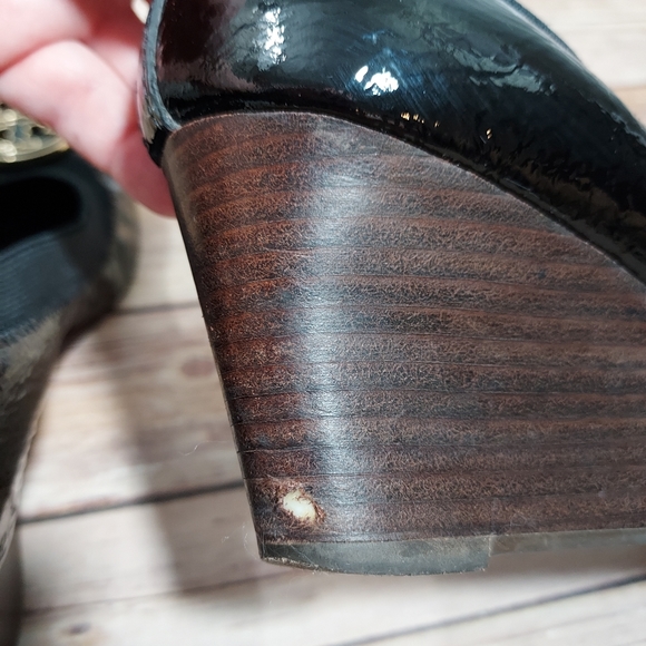 Tory Burch black patent logo Caroline wedge heels 7 - Picture 14 of 16